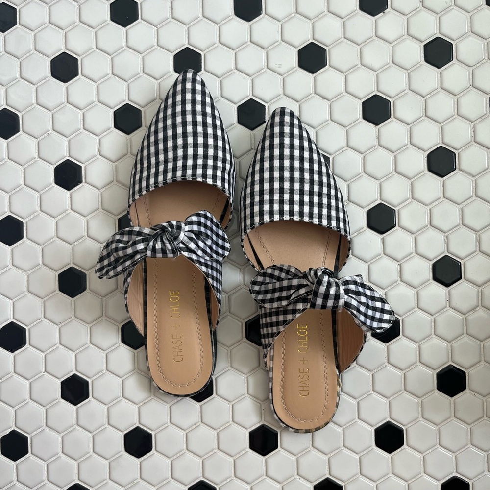 Pointed Toe Gingham Flats
